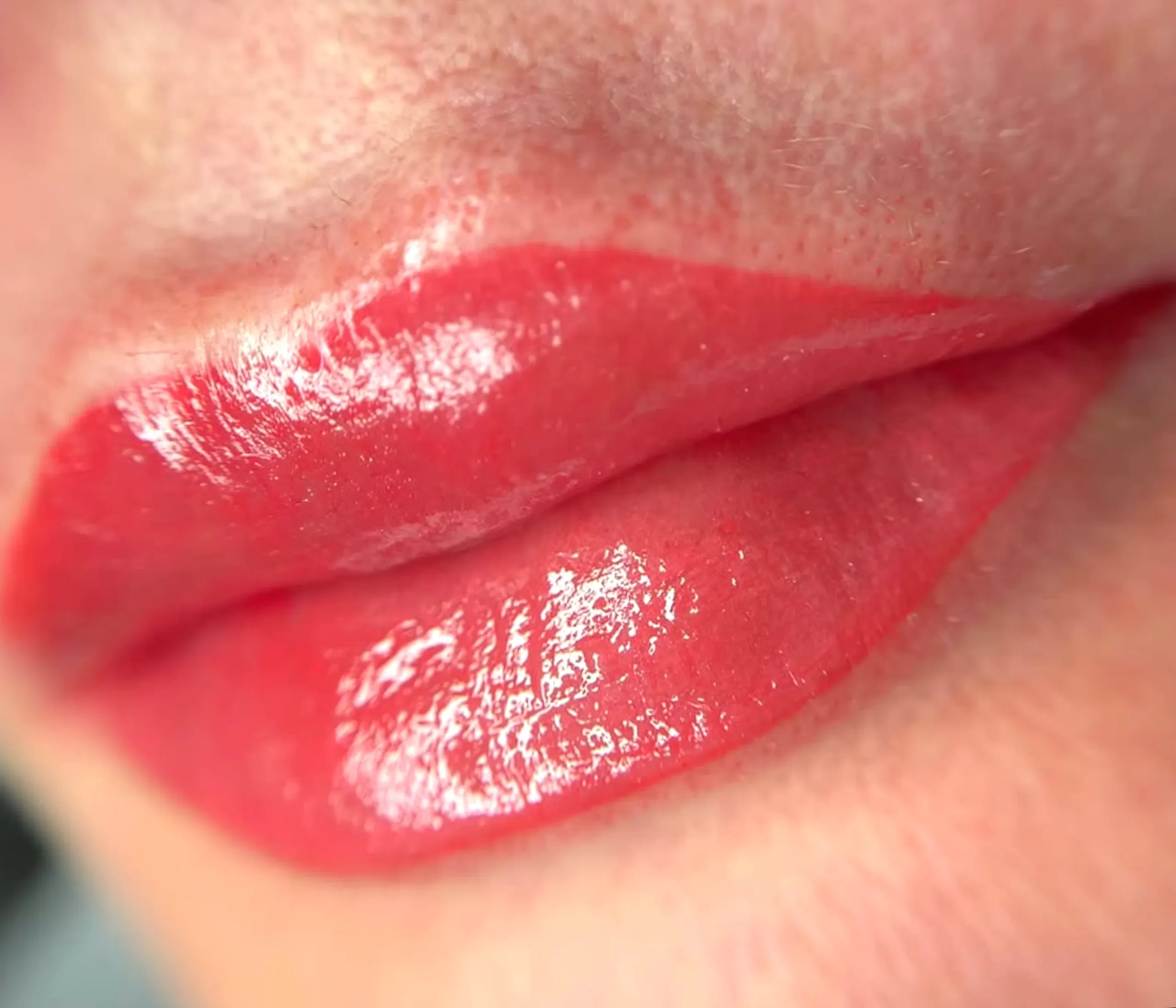 You are currently viewing Where Do Graduates Lip Tattoo Courses Buy Authentic Pigments And Needles?